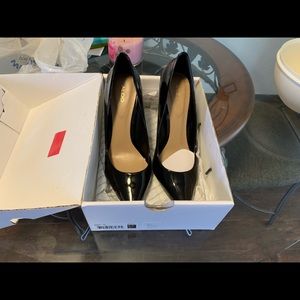 Size 10 Aldo Black patent heels